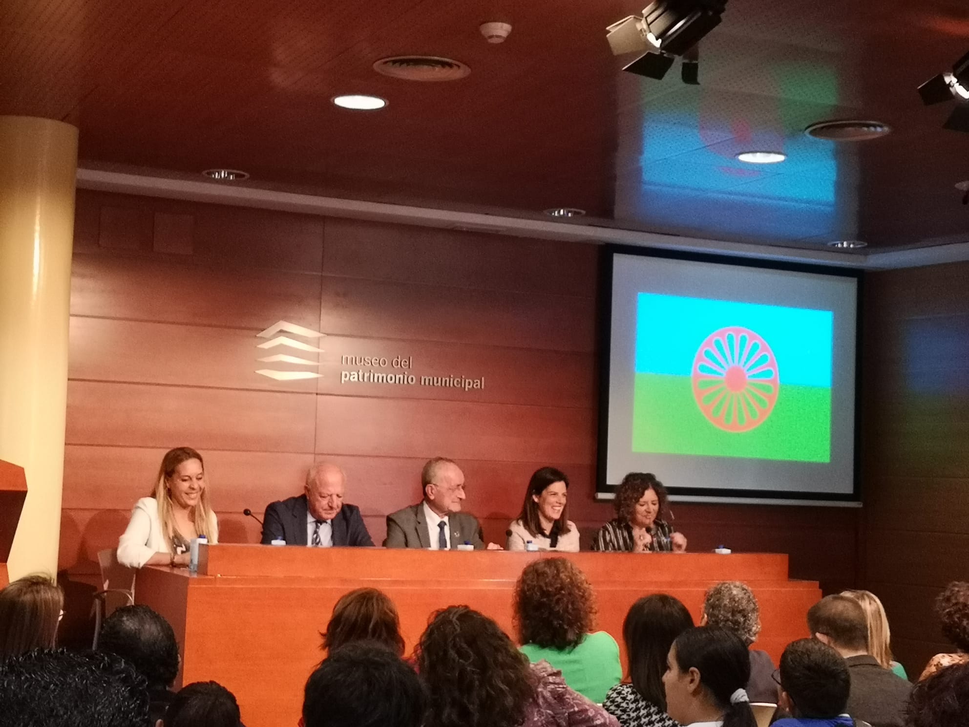 Una Mirada Diferente 2024